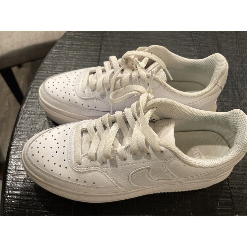 Nike Court Vision Alta Low athletic women’s shoes size 8.5 DM0113-100 - Picture 2 of 10